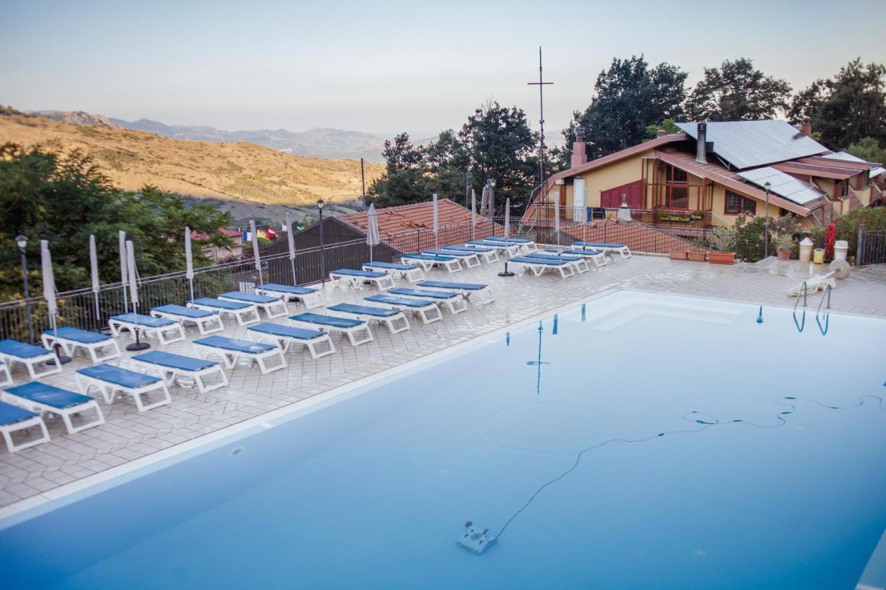 Agri-Hotel Da Marianna Resort & Spa Santa Domenica Vittoria Luaran gambar