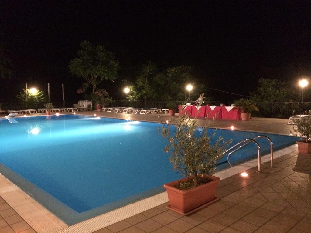 Agri-Hotel Da Marianna Resort & Spa Santa Domenica Vittoria Luaran gambar